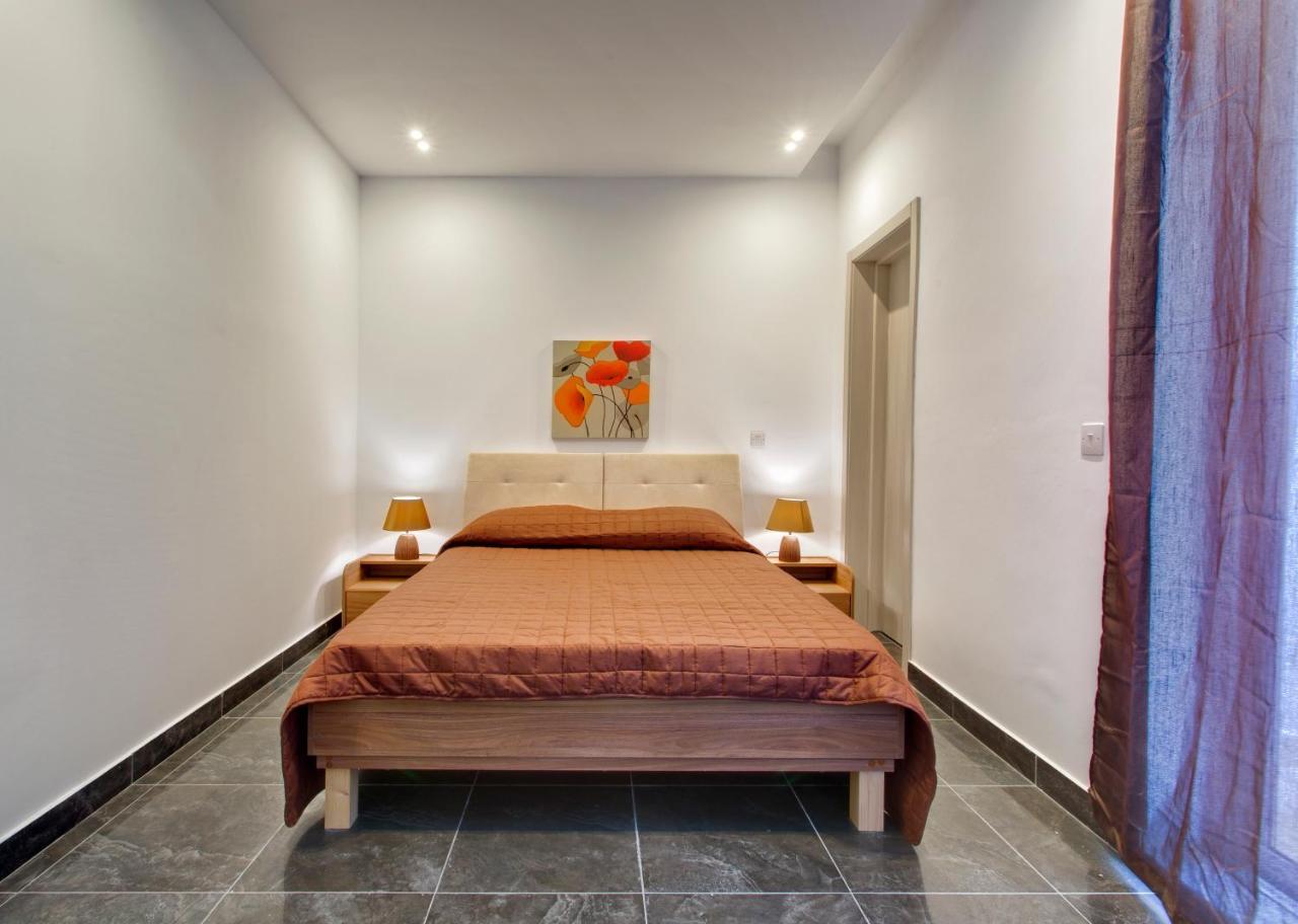 Chalet Apartments Sliema Bagian luar foto